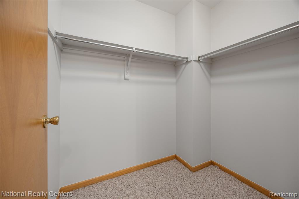 16061 Meadows Drive, Macomb, MI 48044 — Photo 8