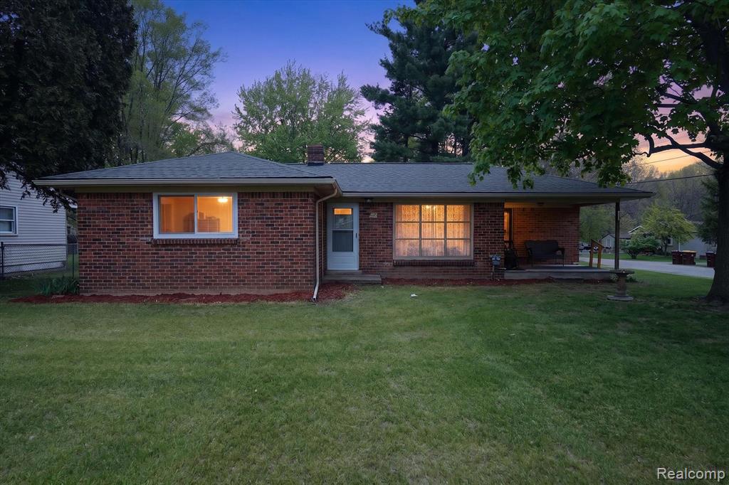 403 Pond Street, Pinckney, MI 48169 — Photo 2