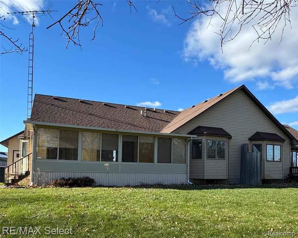6011 Oak Creek Drive, Swartz Creek, MI 48473 — Photo 3