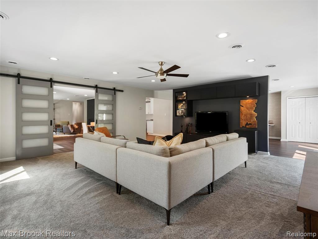 4740 Burnley Drive, Bloomfield Hills, MI 48304 — Photo 17