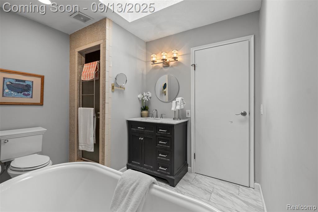 5493 S Piccadilly, West Bloomfield, MI — Photo 19