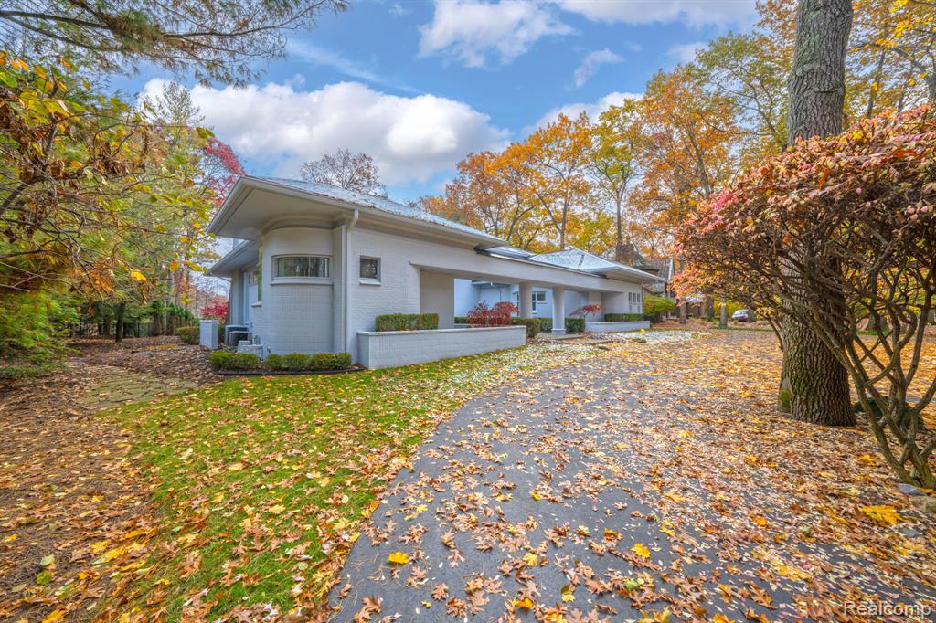 1744 Heron Ridge Drive, Bloomfield Hills, MI, 48302