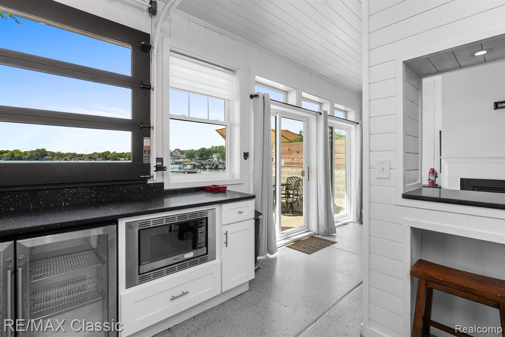 11478 E Shore Drive, Whitmore Lake, MI 48189 — Photo 17