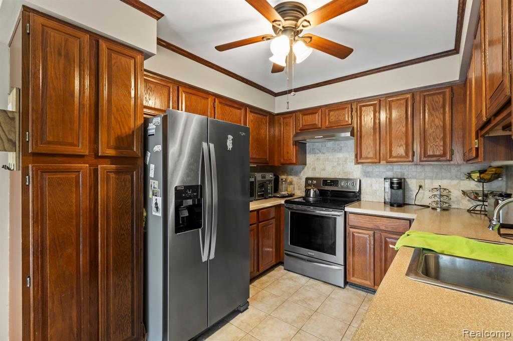 1696 S HILL Boulevard, Bloomfield Hills, MI 48304 — Photo 9