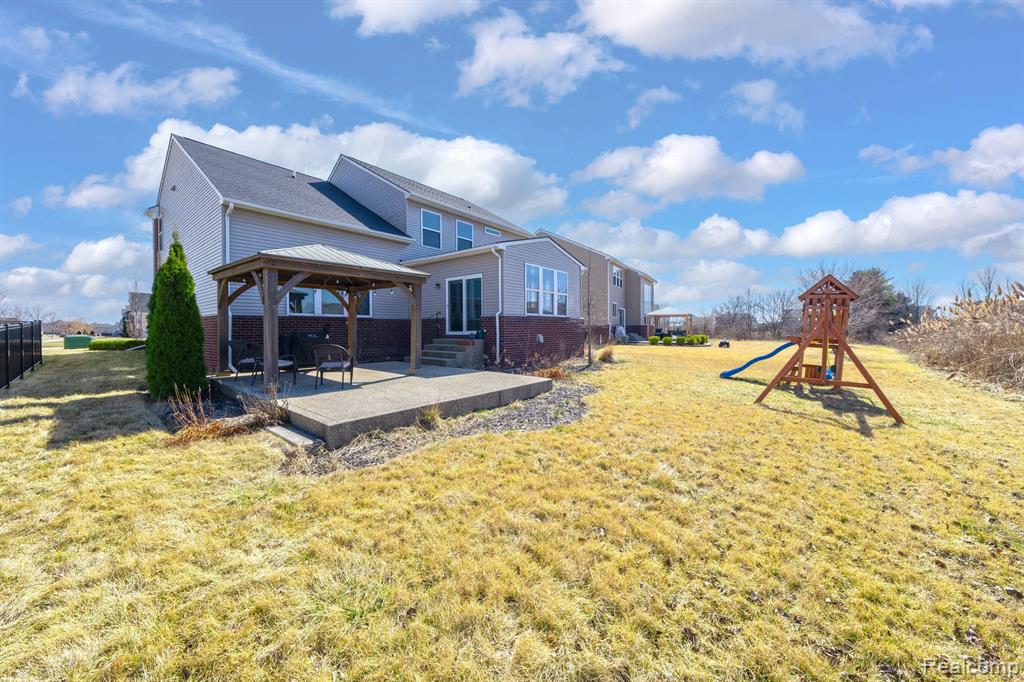 49473 CRANBROOK Drive, Macomb, MI 48044 — Photo 37