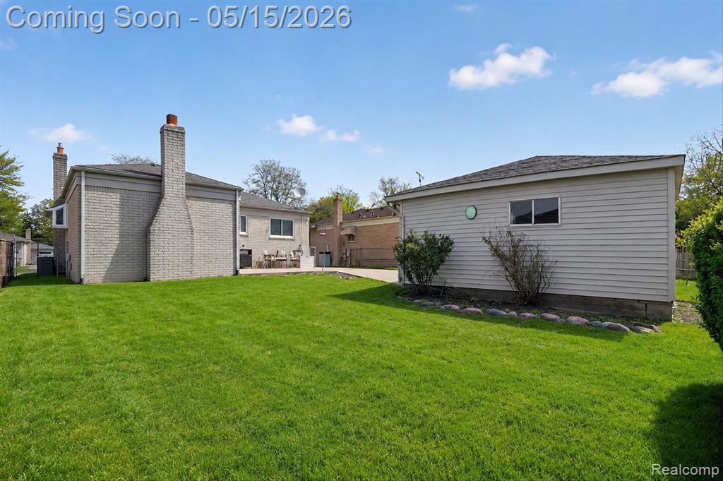 17830 Kuecken Street, Clinton Twp, MI 48038 — Photo 42