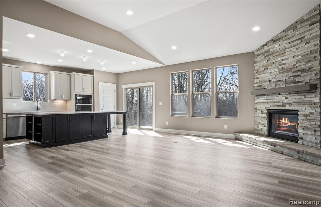 748 W SPANIEL Drive, Ann Arbor, MI 48108 — Photo 6