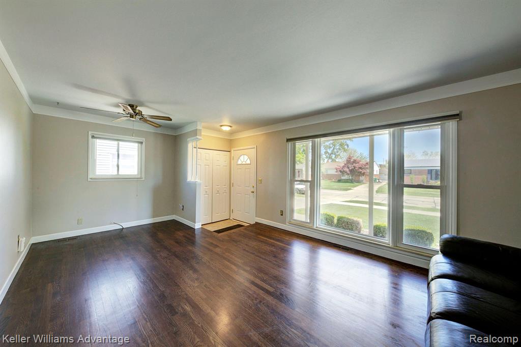 6249 DEERING Street, Garden City, MI — Photo 2