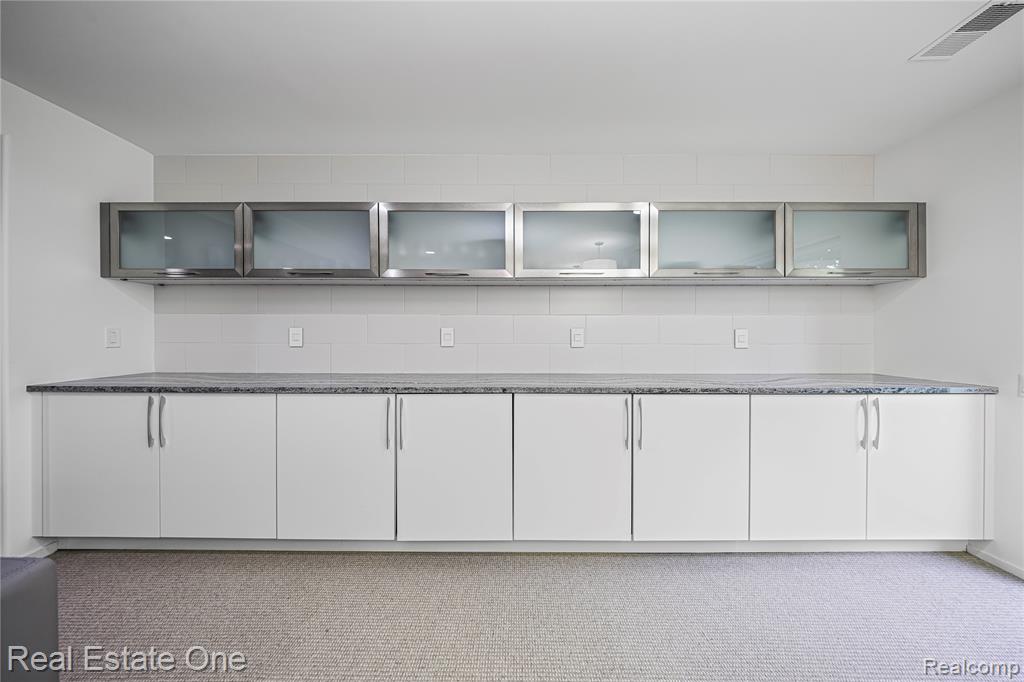 6570 Alden Drive, West Bloomfield, MI 48324 — Photo 25