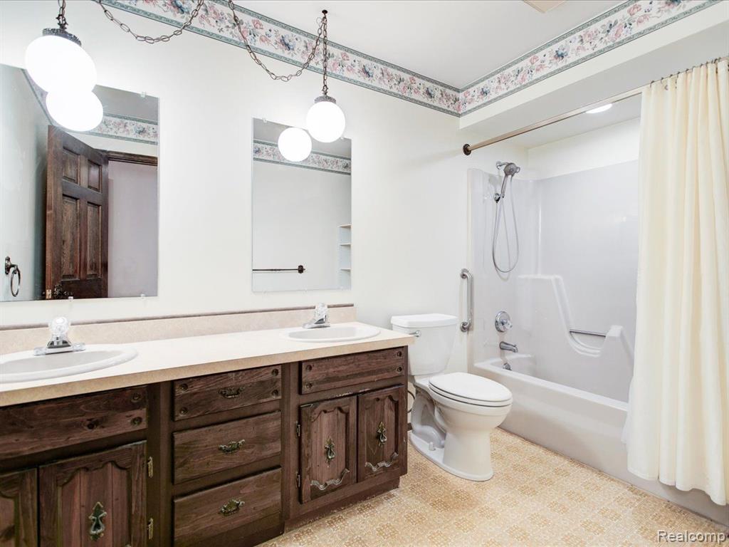 4445 W WATER Street, Port Huron, MI 48060 — Photo 18