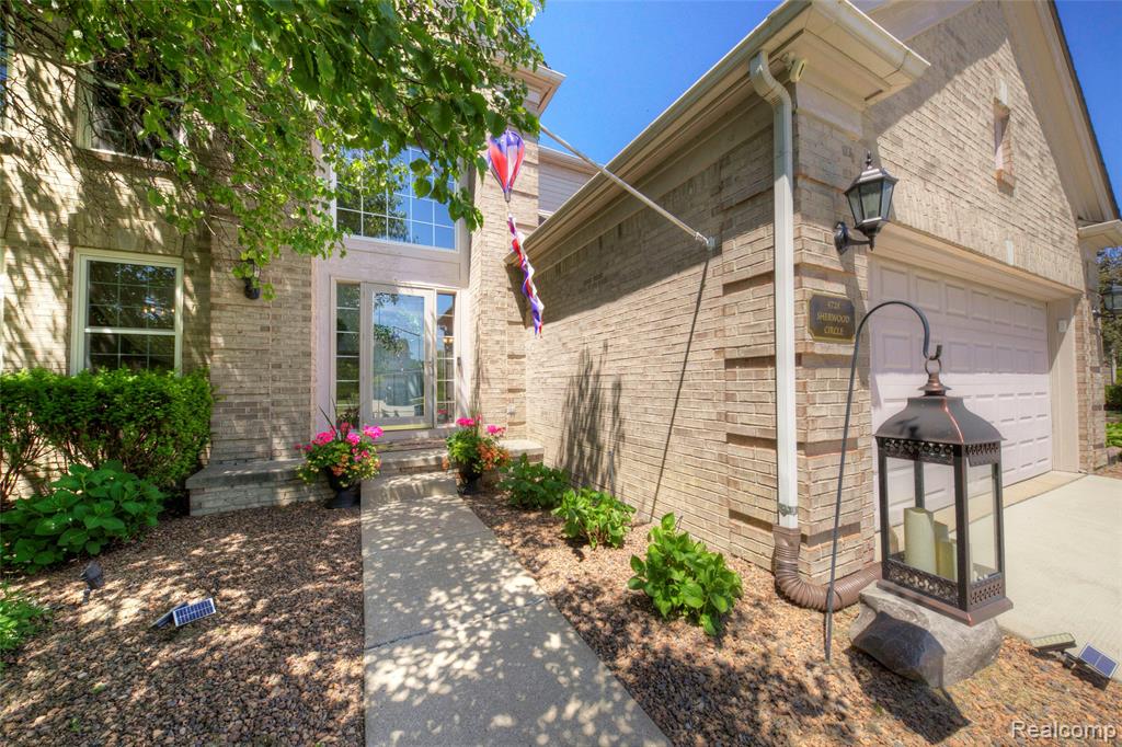 4728 Sherwood Circle, Canton, MI 48188 — Photo 2