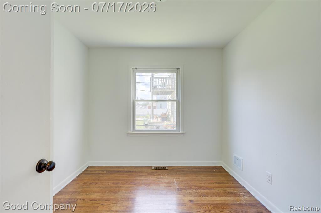 631 Saint Johns Street, Wyandotte, MI 48192 — Photo 17