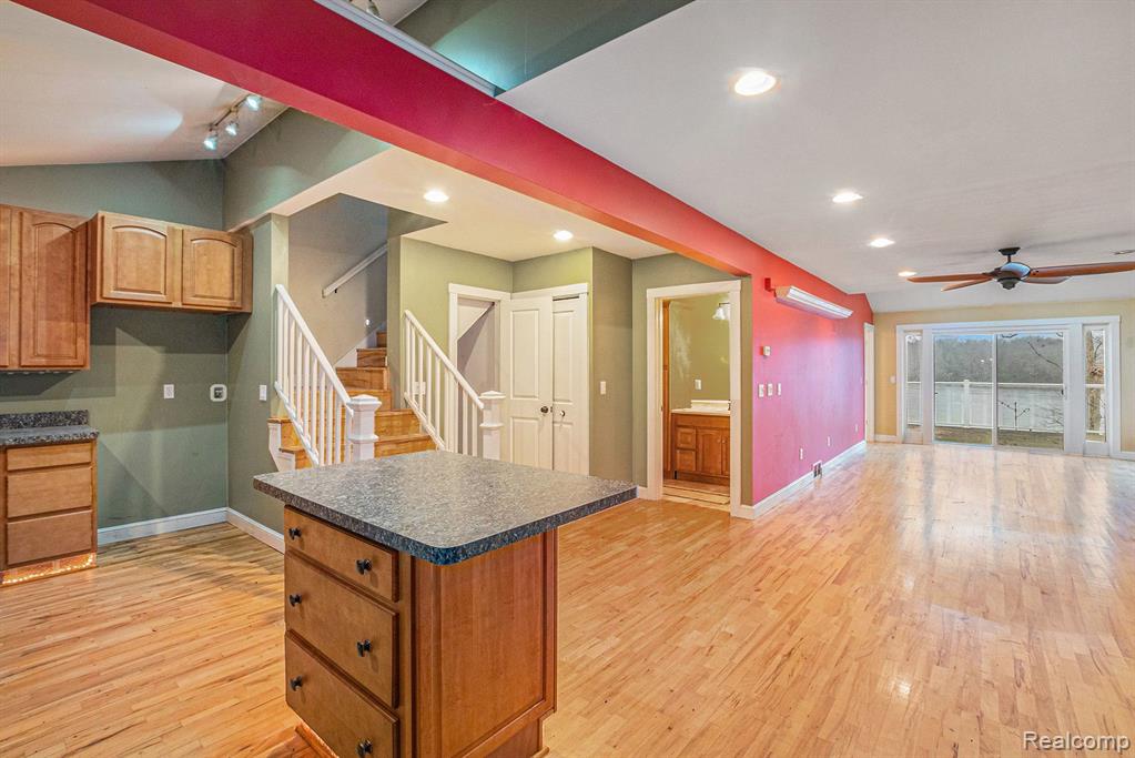 1296 LAKEVIEW Drive, Tipton, MI 49287 — Photo 4