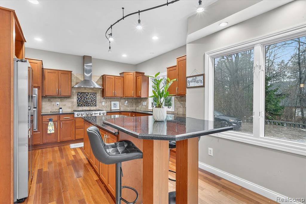 90 Creekwood Drive, Lake Orion, MI 48362 — Photo 12