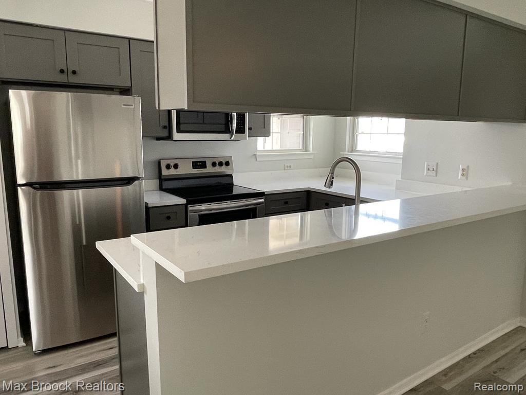 6635 BELLOWS Court, West Bloomfield, MI — Photo 5