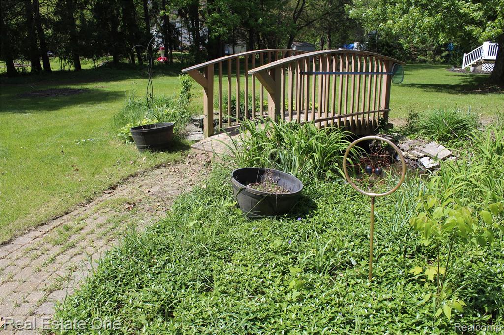 1425 N Alstott Drive, Howell, MI 48843 — Photo 23