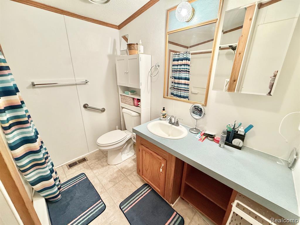1851 S Loxley Road, Houghton Lake, MI 48629 — Photo 14