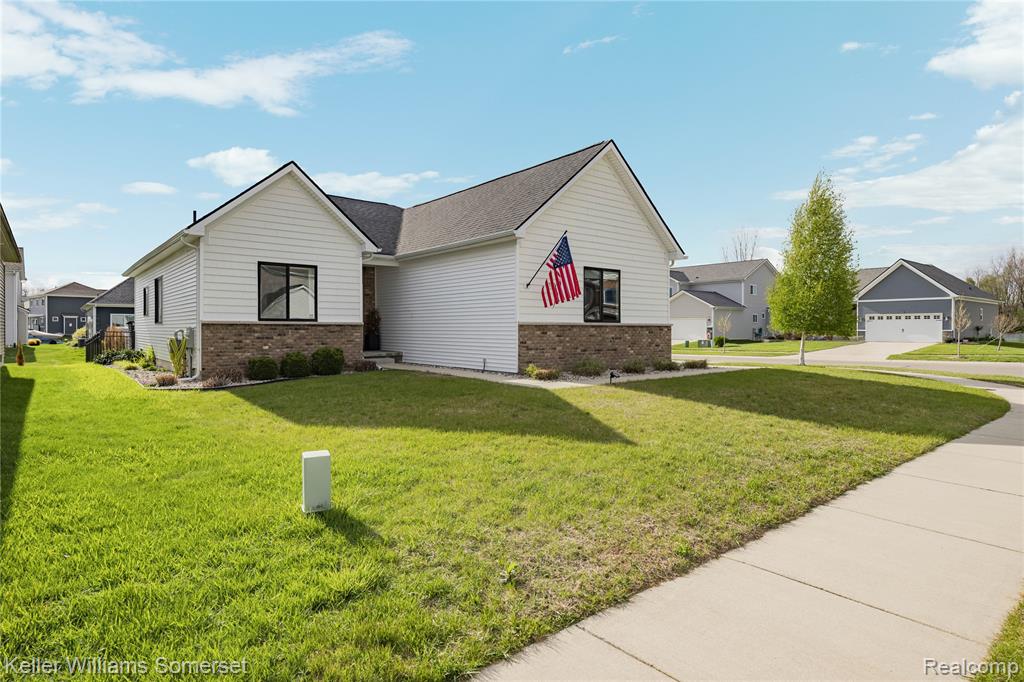 328 Hidden E, Holly, MI 48442 — Photo 4