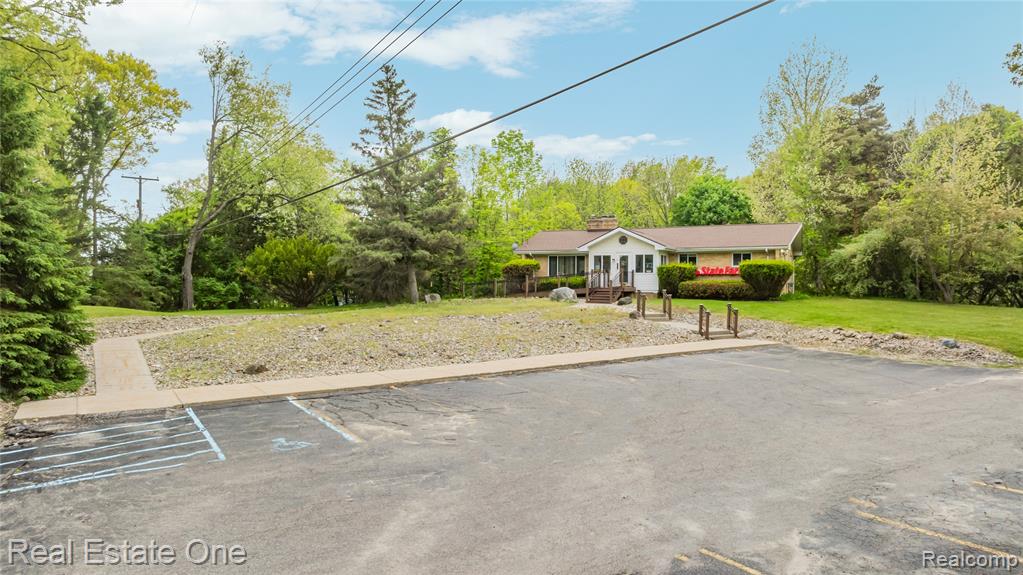 7217 SASHABAW Road, Clarkston, MI 48348 — Photo 4
