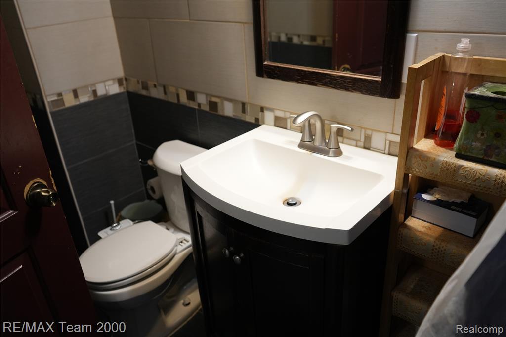 6426 Chase Road, Dearborn, MI 48126 — Photo 29