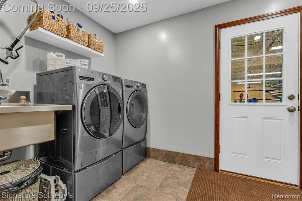 5226 Forest Valley Drive, Clarkston, MI 48348 — Photo 32