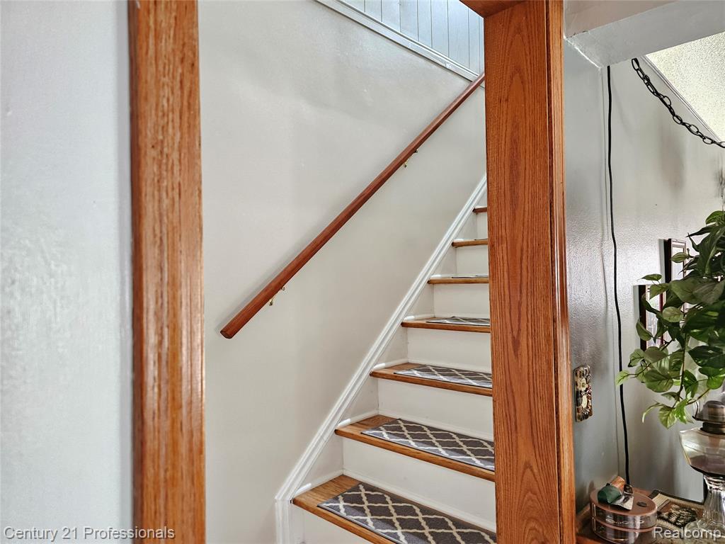 8876 Robindale, Redford, MI 48239 — Photo 23