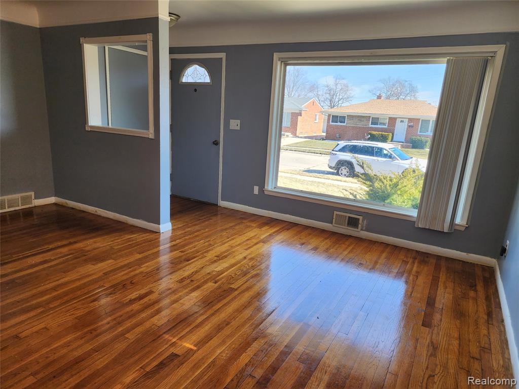 24643 Rosalind, Eastpointe, MI 48021 — Photo 4