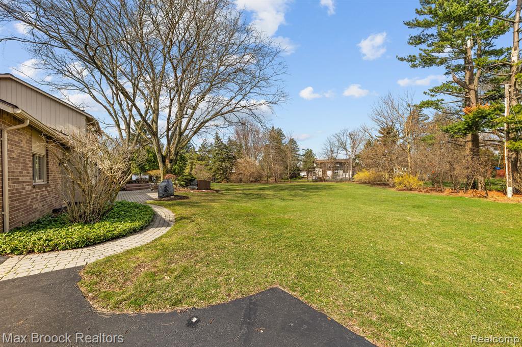 4838 KEW Court, Bloomfield Hills, MI 48301 — Photo 53