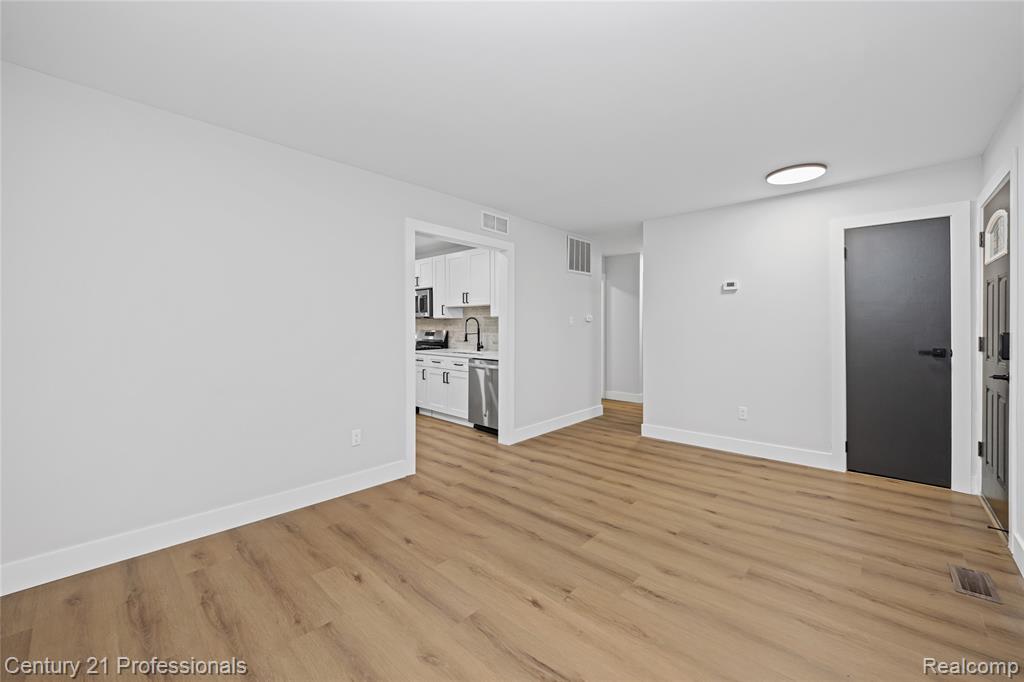 45466 Fairchild Road, Macomb, MI 48042 — Photo 11