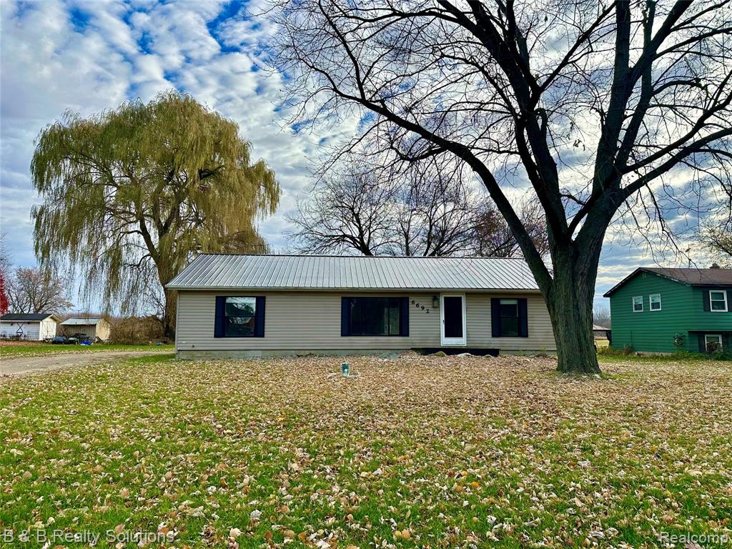 6692 JONES Road, North Branch, MI 48461 — Photo 2