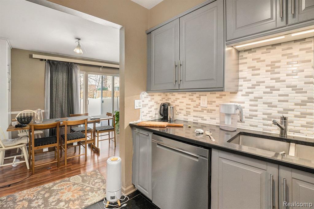 1814 BRENTWOOD Drive, Troy, MI 48098 — Photo 5