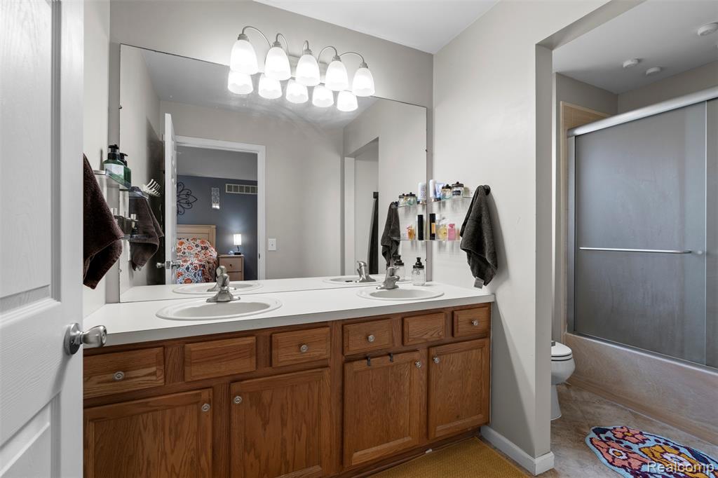7168 Roxbury Drive, Ypsilanti, MI 48197 — Photo 21