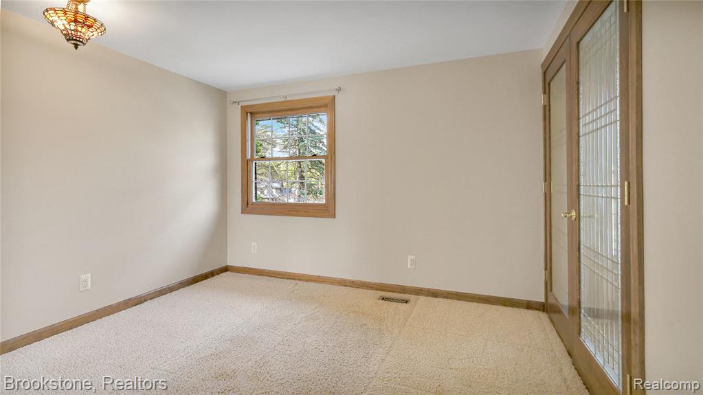 5205 Glengate Road, Rochester, MI 48306 — Photo 19