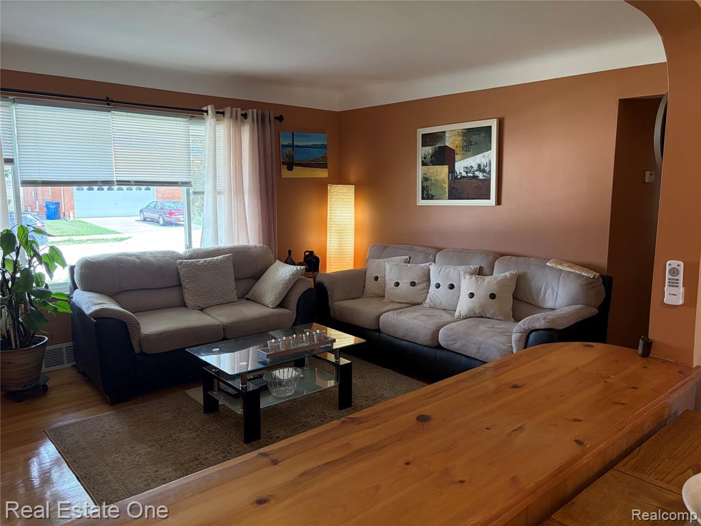 8318 Stanley Drive, Warren, MI 48093 — Photo 7