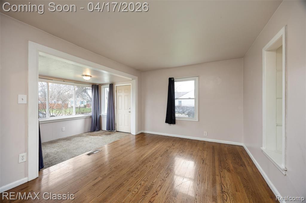 22481 Springbrook Avenue, Farmington, MI 48336 — Photo 10