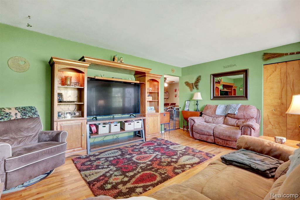 6245 W Coldwater Road, Flushing, MI 48433 — Photo 7