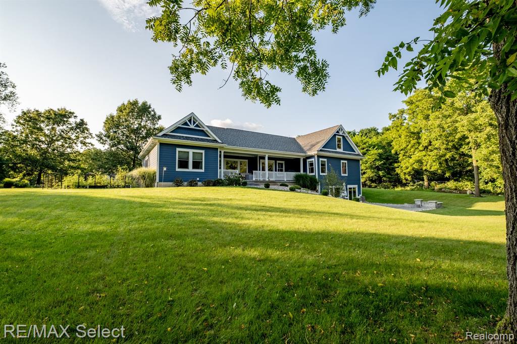 9388 MCMULLEN Circle, Fenton, MI 48430 — Photo 65