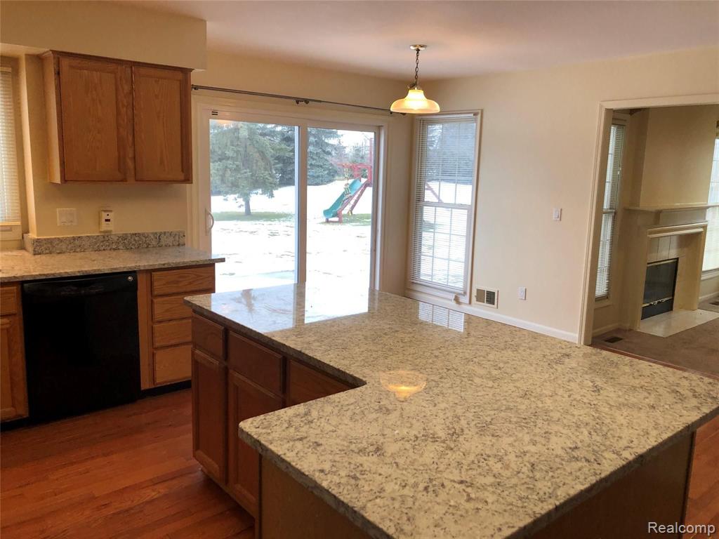 45373 SEABROOK, Canton, MI 48188 — Photo 6