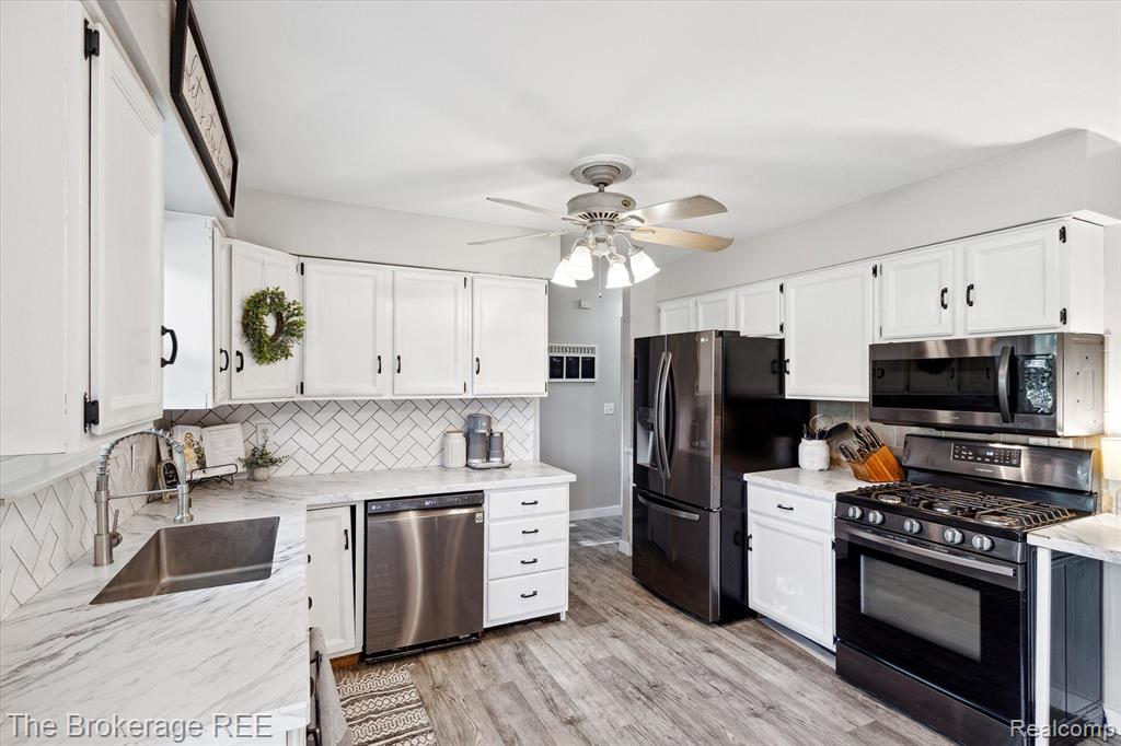 7092 FAIRGROVE Drive, Swartz Creek, MI 48473 — Photo 11