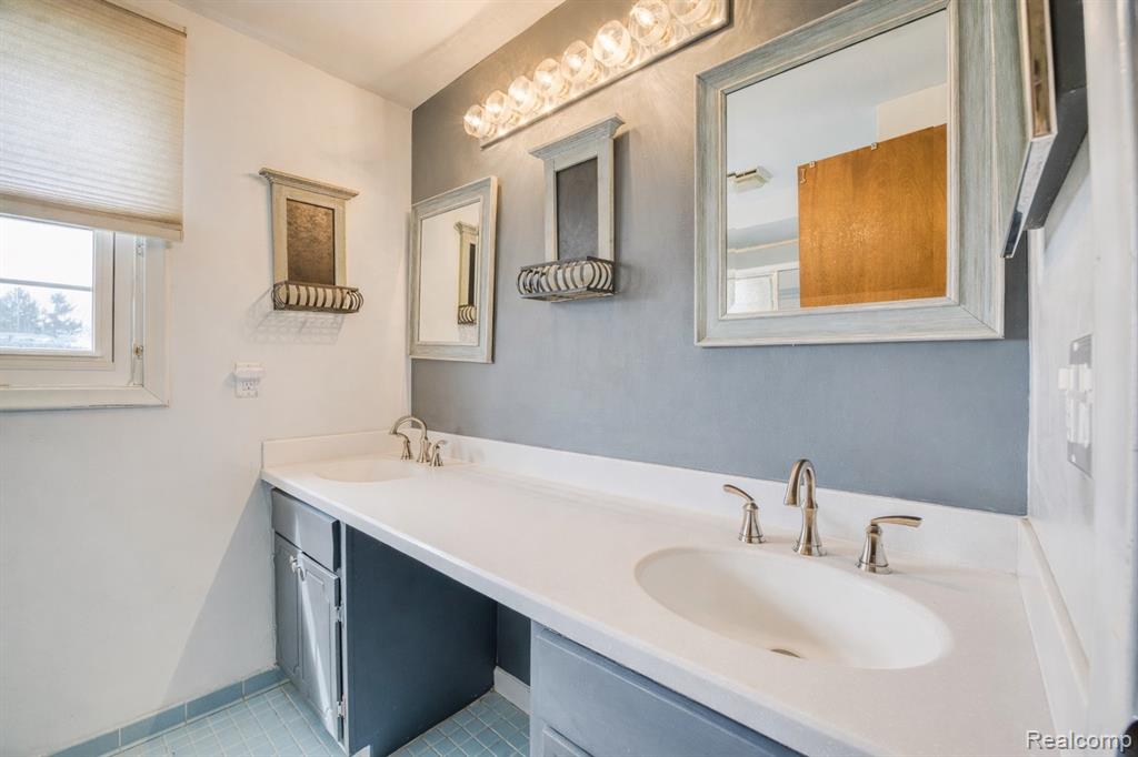 41862 Baintree Circle, Northville, MI 48168 — Photo 32