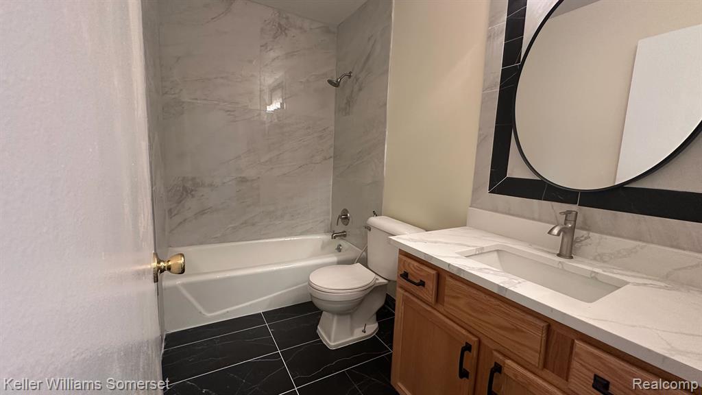 433 Fox Hills, #6, Bloomfield, MI 48304 — Photo 17