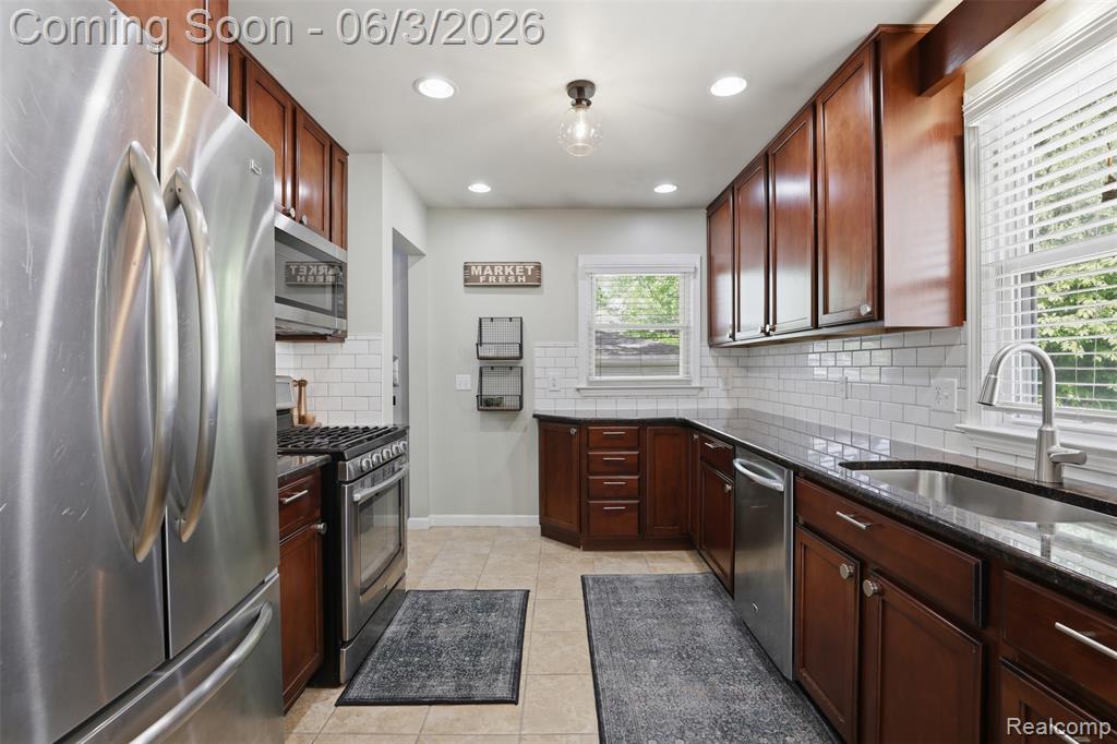 711 Symes Avenue, Royal Oak, MI 48067 — Photo 13