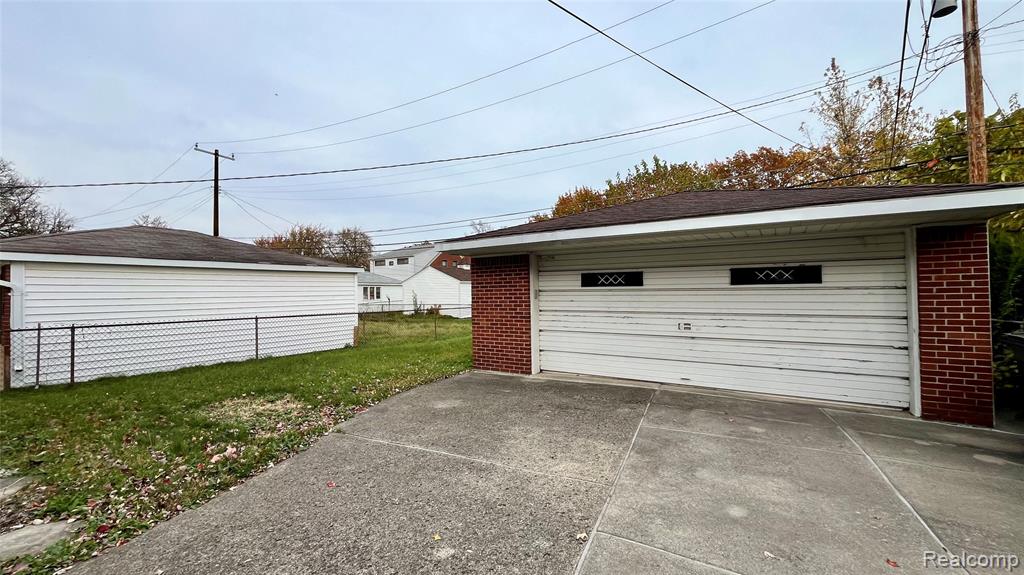 8252 Dale Street, Dearborn Heights, MI 48127 — Photo 20