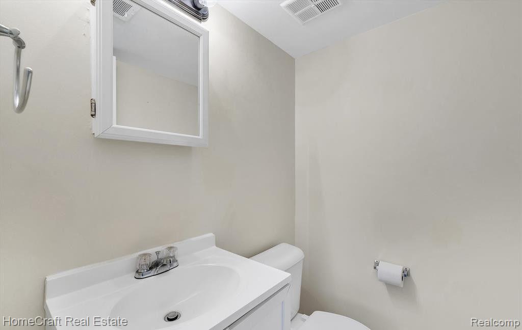 9224 PANAMA Avenue, Ypsilanti, MI 48198 — Photo 23