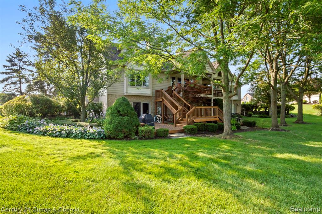 18215 Blue Heron Drive W, Northville, MI 48168 — Photo 45