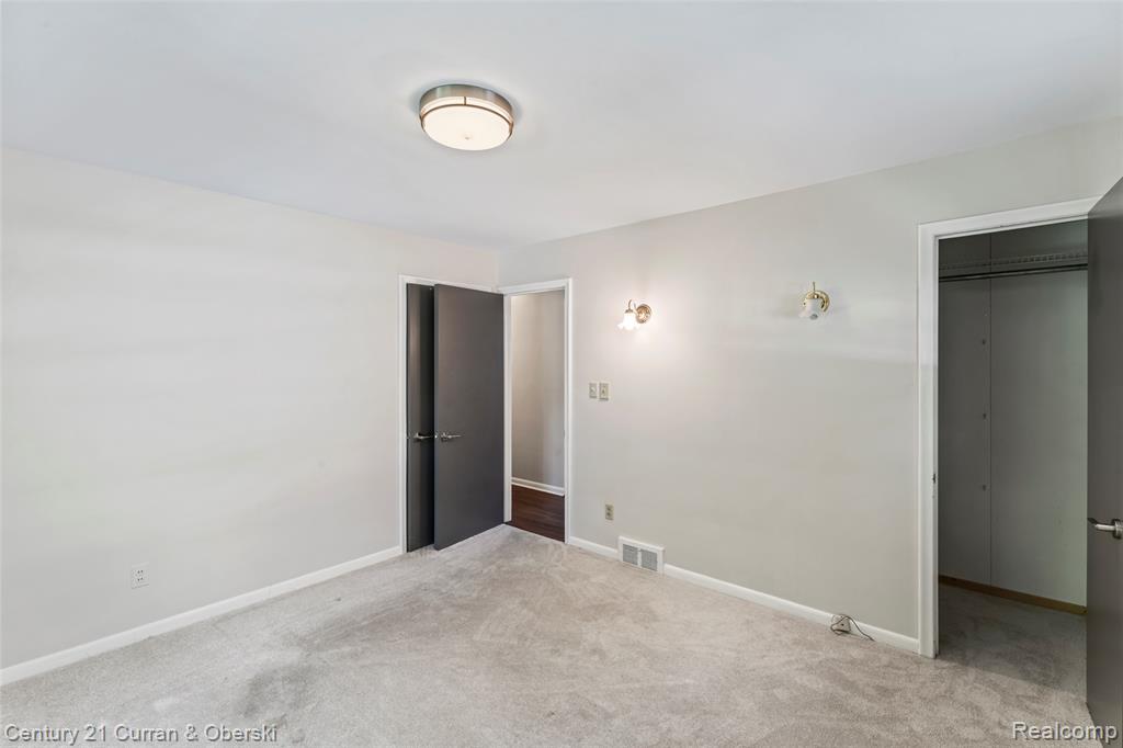 505 Hollywood Avenue, Grosse Pointe Woods, MI 48236 — Photo 16