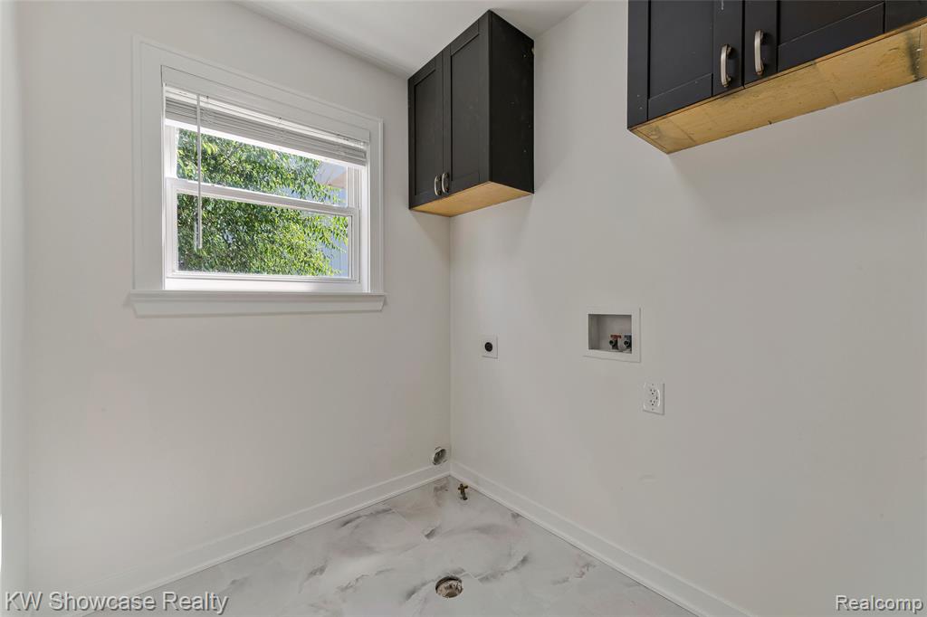 4392 CASS ELIZABETH Road, Waterford, MI 48328 — Photo 35