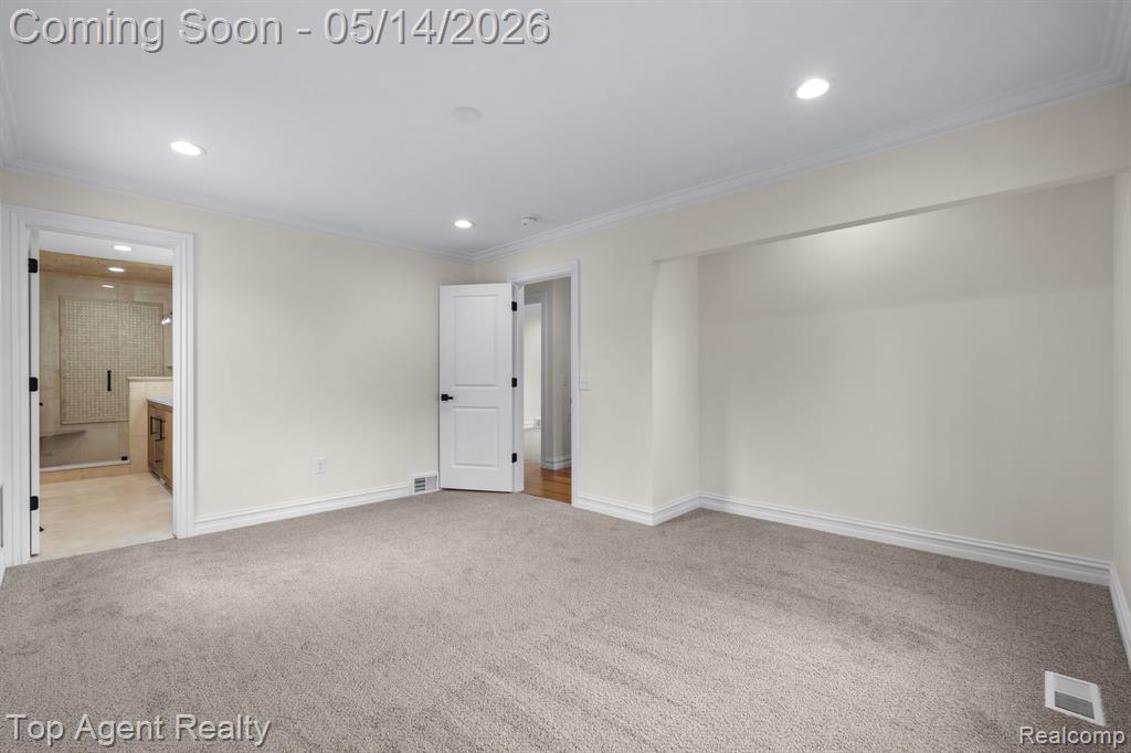 6739 White Pine Court, Bloomfield Hills, MI 48301 — Photo 31