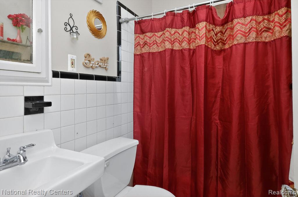 15105 Maplewood Avenue, Eastpointe, MI 48021 — Photo 19