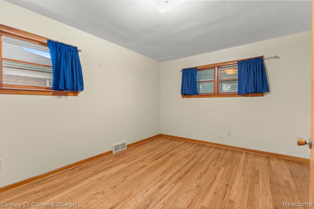 8464 Becker Avenue, Allen Park, MI 48101 — Photo 12